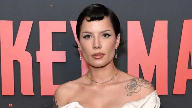 Halsey's new song The End