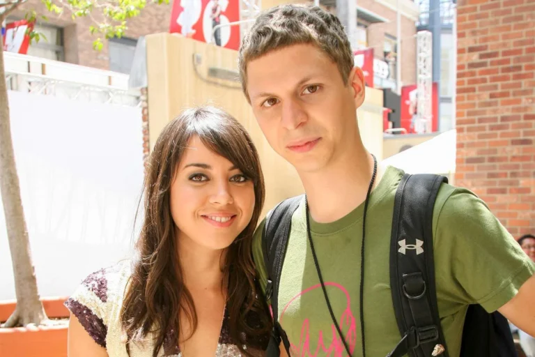 Who is aubrey plaza ex husband